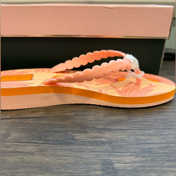 Kate Spade flip flops - Picture 3 of 3